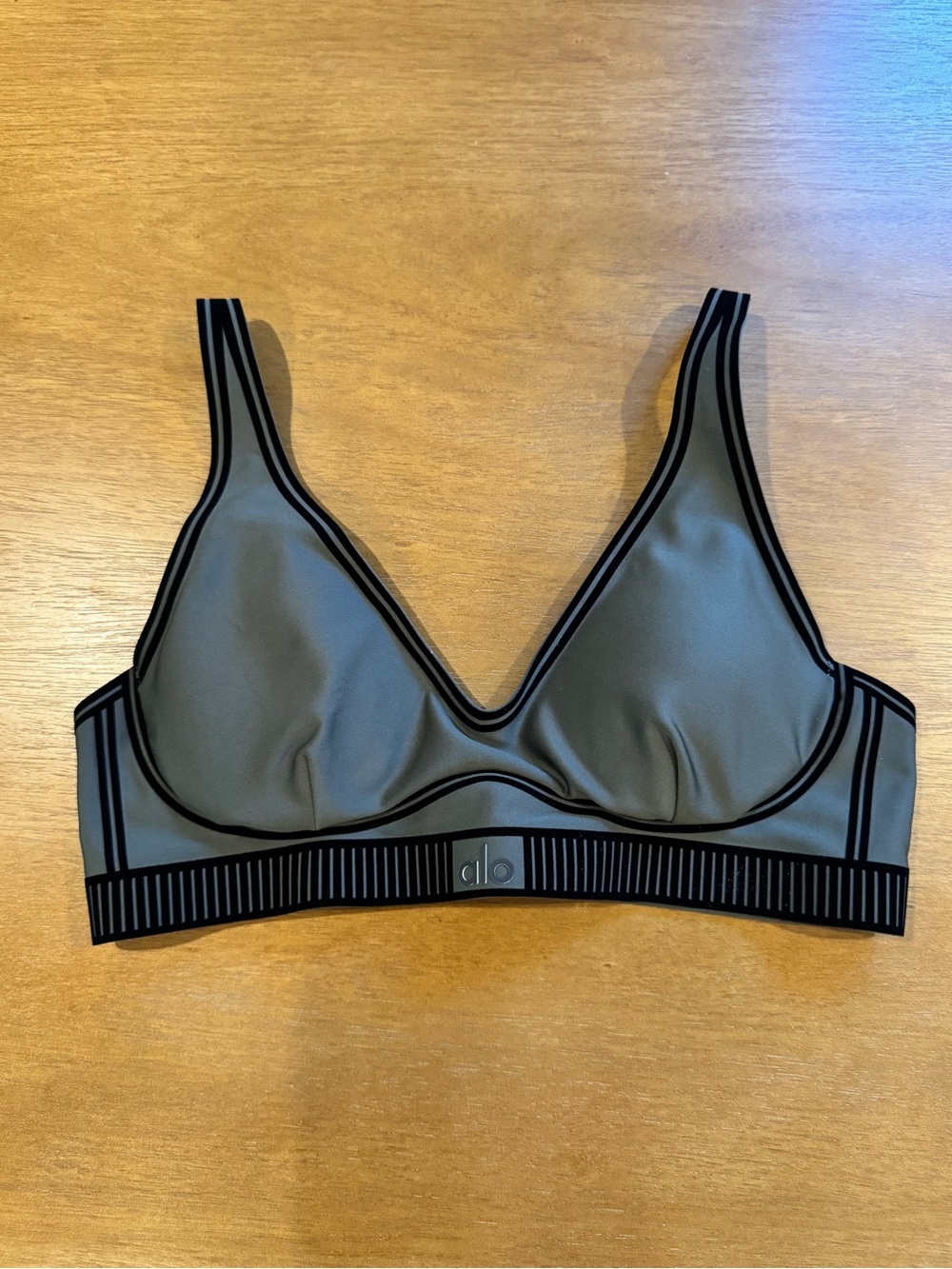 ALO Airlift Lineup Bra with Black Trim in Olive Green